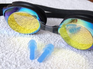 swim-goggles-622591_1280